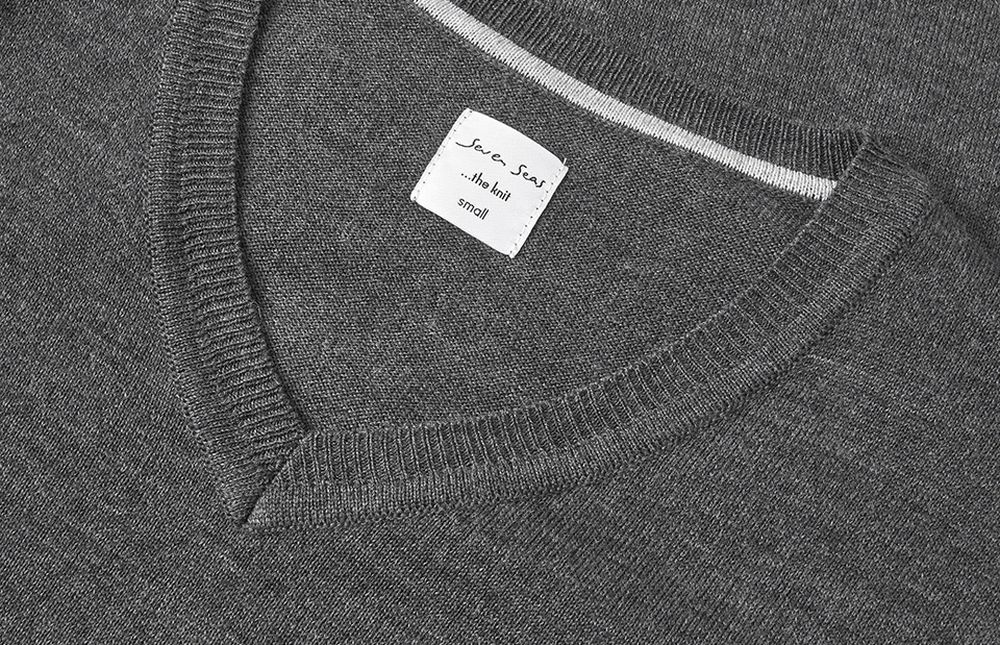 S671 SEVEN SEAS The knit | v-neck | Damen, Detailansicht 3 in der Farbe dunkelgrau meliert