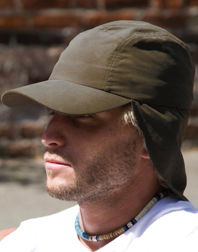 369.34/olive mash Cap mit Nackentuch